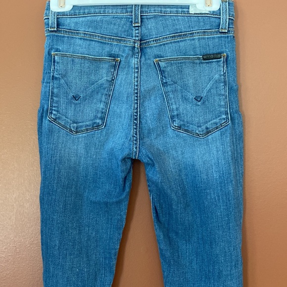 Hudson distressed jeans with raw edge at ankles size 26. - Picture 4 of 12